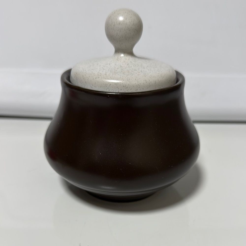 Noritake Folkstone Genuine Stoneware Sugar Bowl with lid